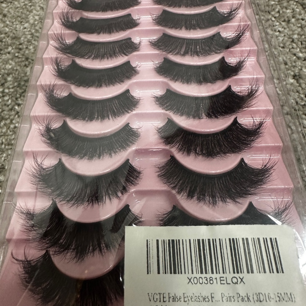 Lashes Style 2 - Picture 3 of 3